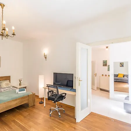 Stare Podgorze Apt - Workspace, Balcony - By Rentujemy
